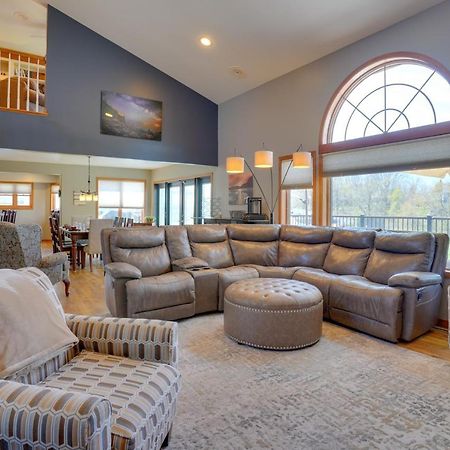 Expansive Shakopee Vacation Rental On 5 Acres! 외부 사진