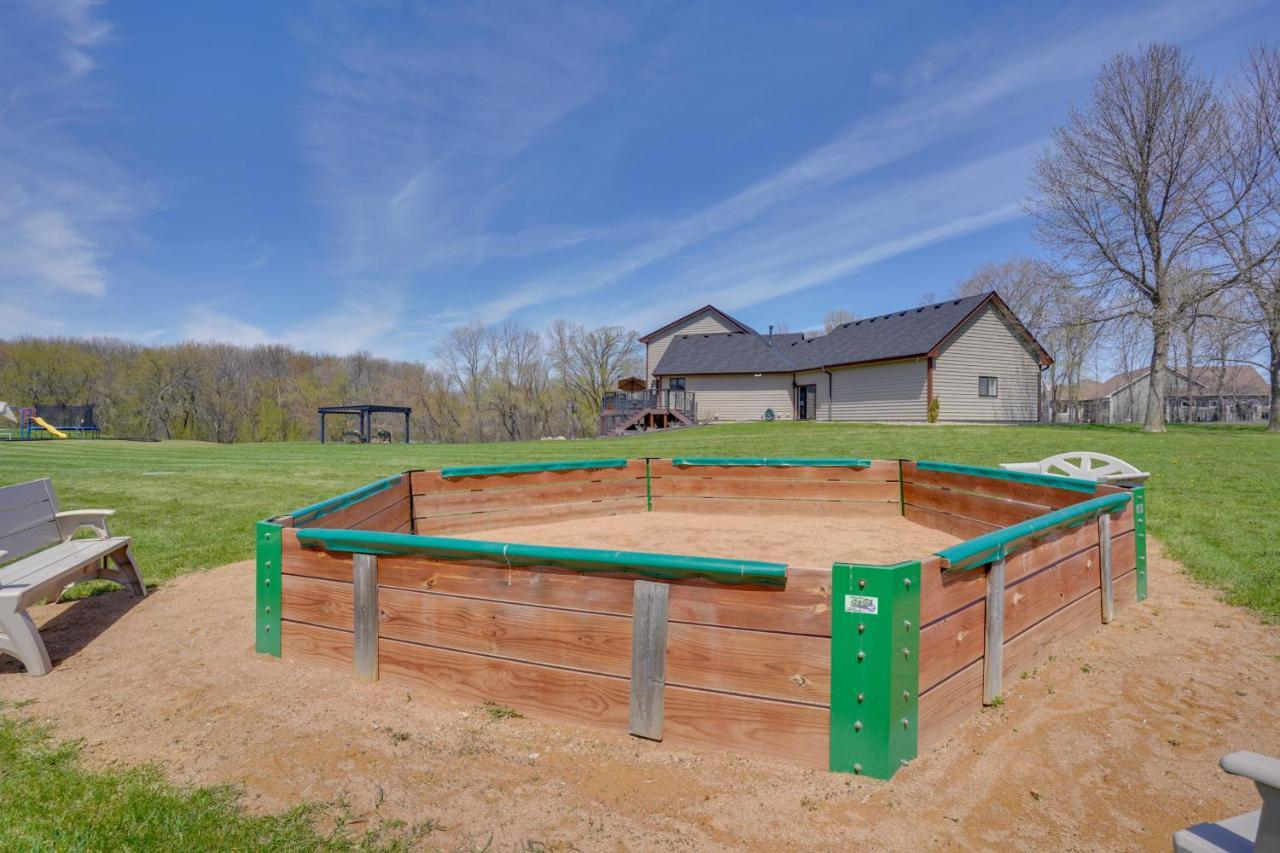 Expansive Shakopee Vacation Rental On 5 Acres! 외부 사진